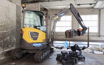 Docks Lanterna introduce un escavatore elettrico nel centro di raccolta di Santa Margherita Ligure